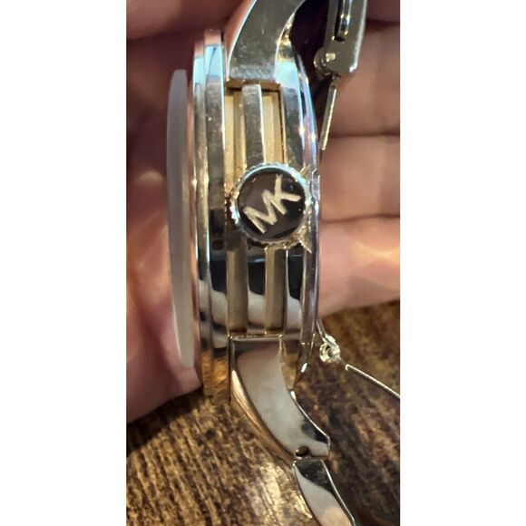 MICHAEL KORS RUNWAY GOLD TONE & TORTOISE BROWN LOGO MK BRACELET WATCH MK5788 EUC - Picture 7 of 10